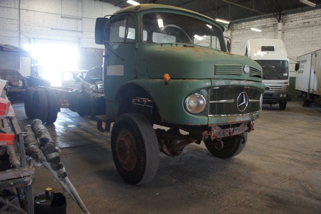 Restauração Mercedes Militar 1213  - Mascarello Cabines