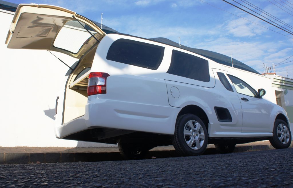 Customização Chevrolet Montana em Carro Fúnebre - Mascarello Cabines